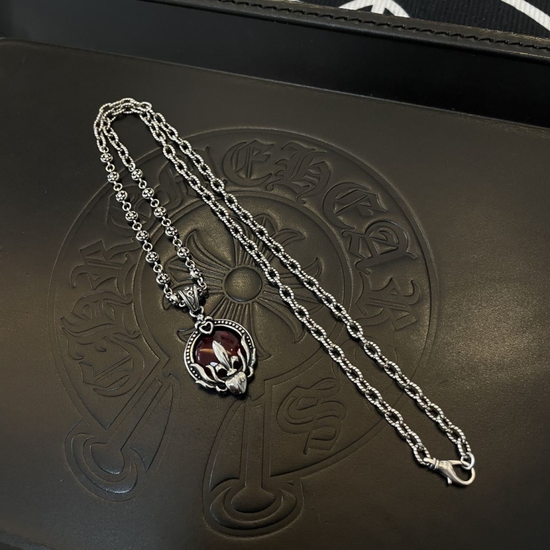 Ch*0me He**ts necklaces